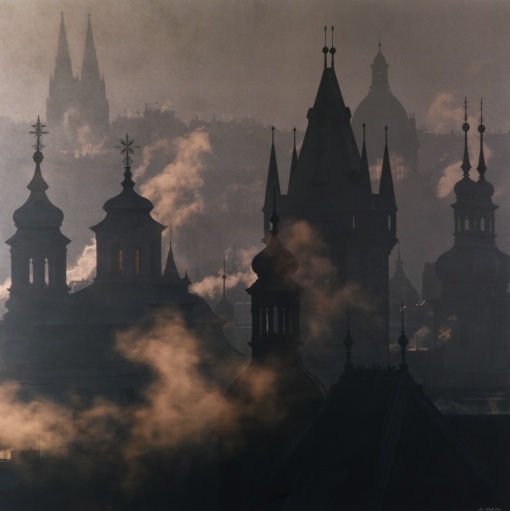 Pražské věže, Rozzářený vodní "kouř"