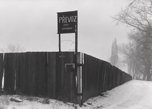 Převoz, z cyklu Mizející Praha