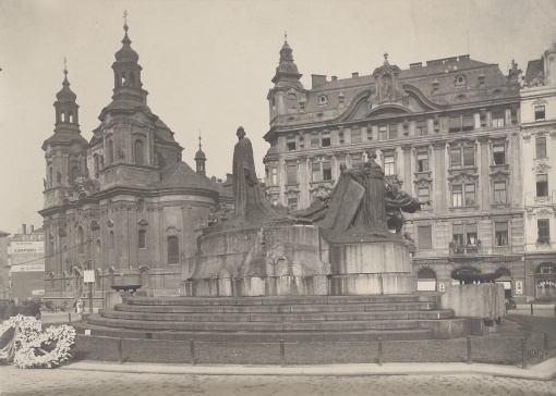 Staroměstské náměstí