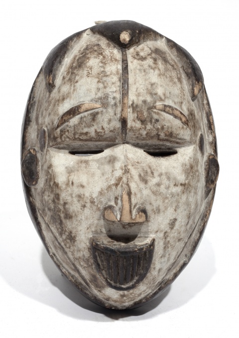 Maska bavící muže, Punu, Gabon