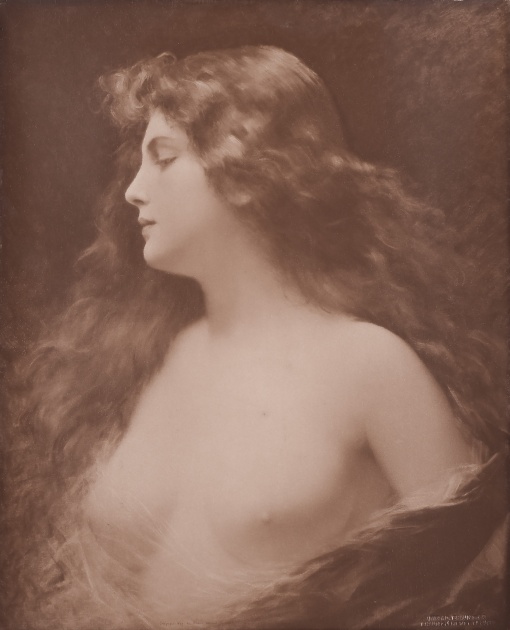 Žena