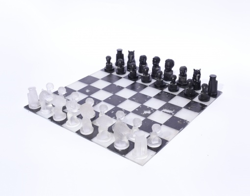 Šachová souprava, 32 ks, původní šachovnice, původní box