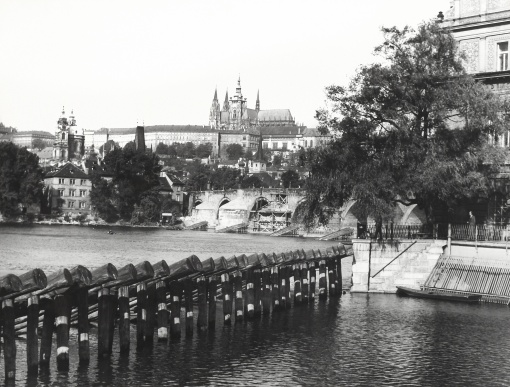 Hradčany, 2 ks