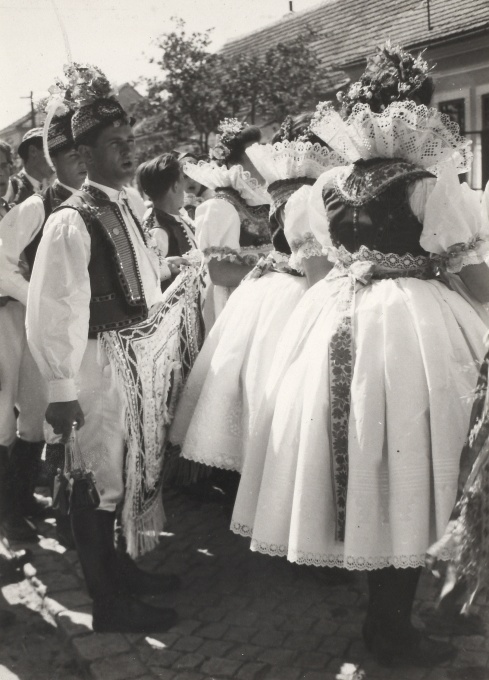 Slavnost, 2 ks