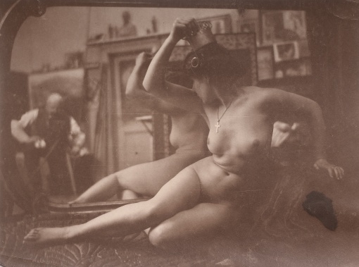 Akt s fotografem