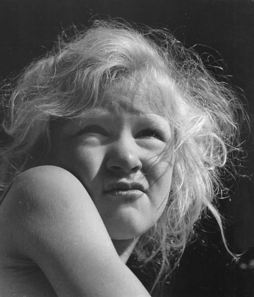 Dívka
