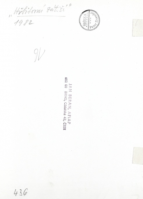 Hřbitovní zátiší