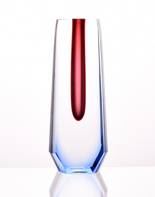 Váza na jednu květinu