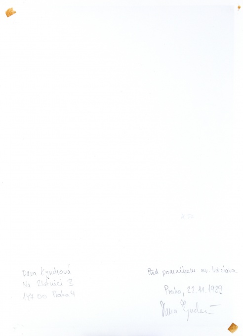 Před pomníkem Sv. Václava