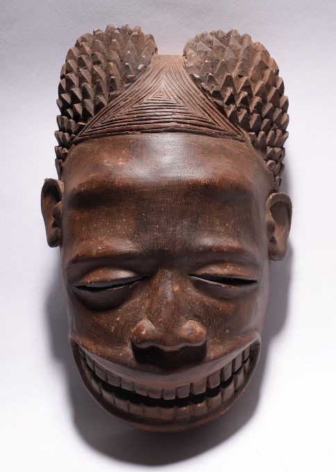 Obličejová maska typu ngoin