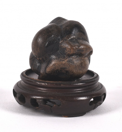 Amulet spící opice