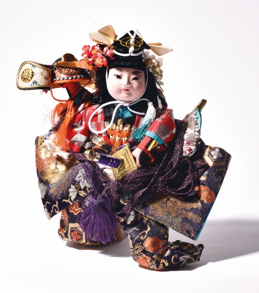 Figura samuraje ve slavnostním oblečení