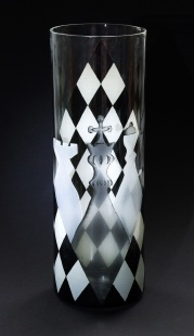 Váza s motivem šachů