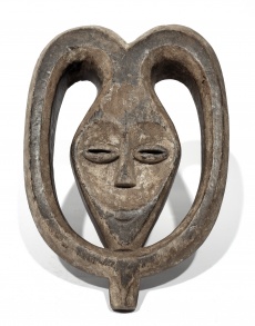 Dívčí maska, Kwele, Gabon