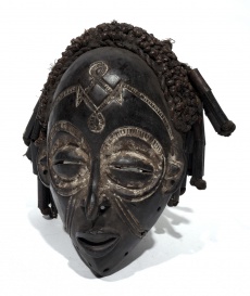 Maska s výrazným ornamentem, Chokwe, Angola