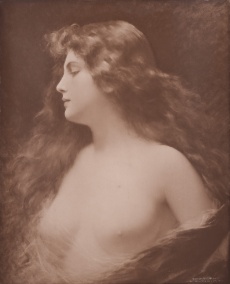 Žena