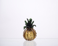 Svícen, ananas