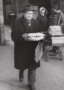 Muž s vajíčky