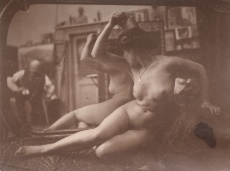 Akt s fotografem