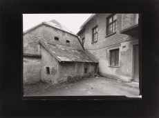 Dvůr