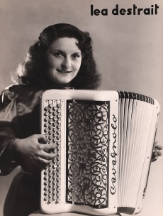 Lea Destrait (acordeon Cavagnolo)