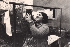 Žena s kočkou